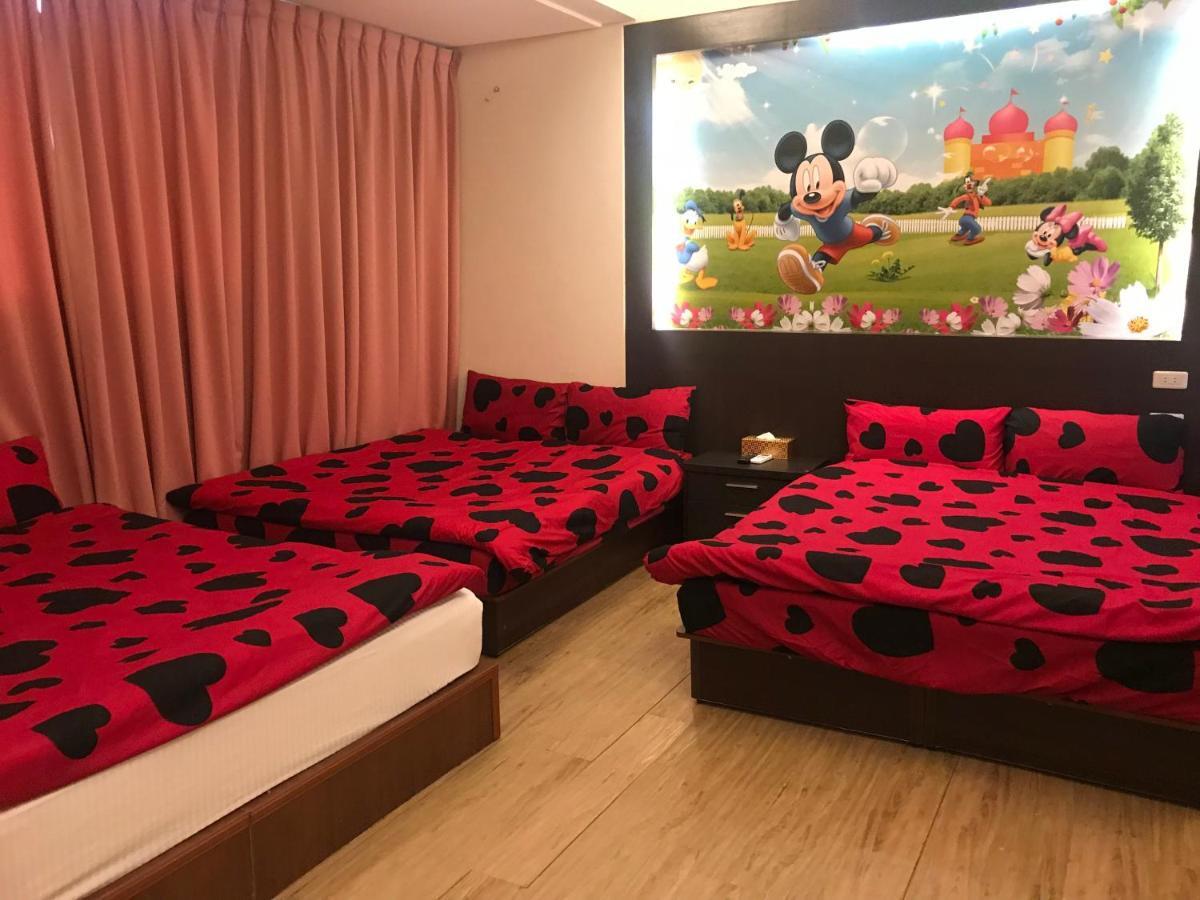 Mickey House-Fuxing Taichung Exterior foto