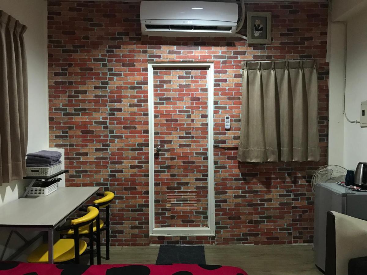Mickey House-Fuxing Taichung Exterior foto